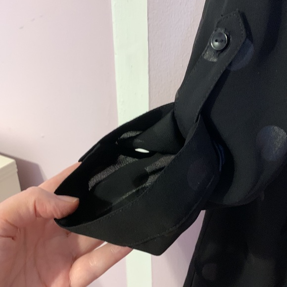 Reitmans sheer blouse Size M - Picture 5 of 8